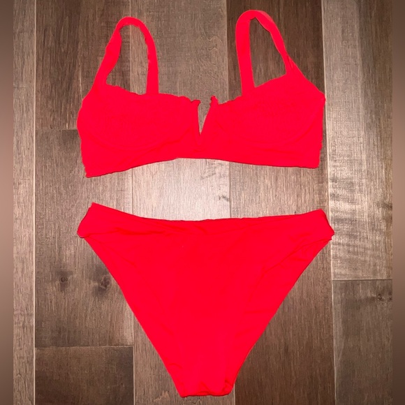 Bikini with underwire top - Picture 1 of 3